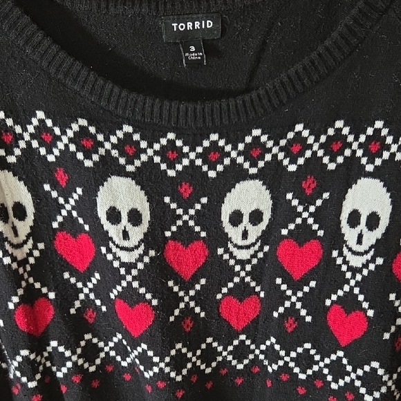 Vintage 2015 Torrid Black Sweater with Skull and Heart Design - Picture 2 of 6